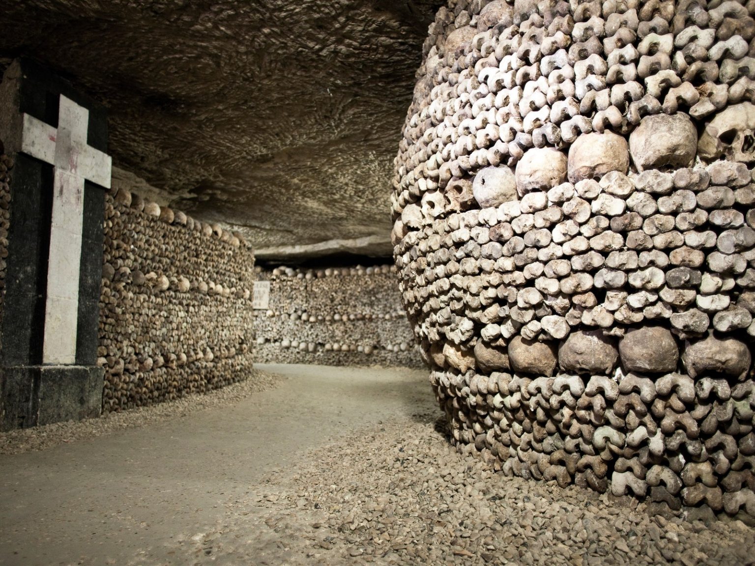 paris catacombs haunted tour